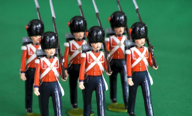 Educazione e retorica di guerra alla vigilia del 4 novembre.Inquietante